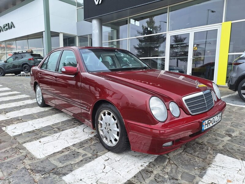 Mercedes-Benz E 200